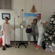 .. la salle de Noël en pédiatrie à Nîmes